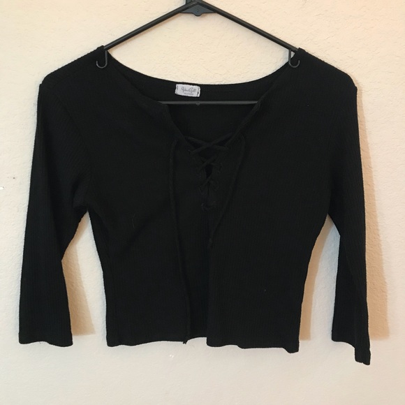 Brandy Melville Tops - Brandy quarter sleeve
